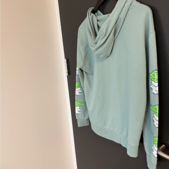 Star Wars M seafoam/mint green Hoodie with Green Yoda Design good to great cond - Picture 8 of 15